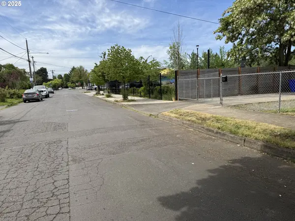 Portland, OR 97266,8305 SE RHONE ST