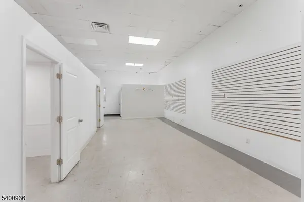 43 Merchant St, Newark City, NJ 07105