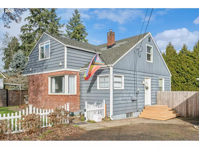 18418 SE BLANTON ST, Milwaukie, OR 97267