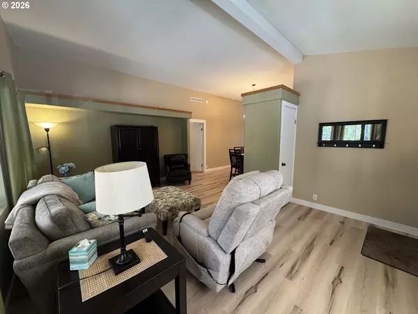 Florence, OR 97439,4837 SEAPINE DR