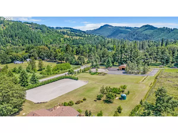 Oakland, OR 97462,453 RIVERWOOD LN