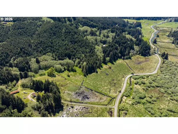 94010 North Way LN, North Bend, OR 97459