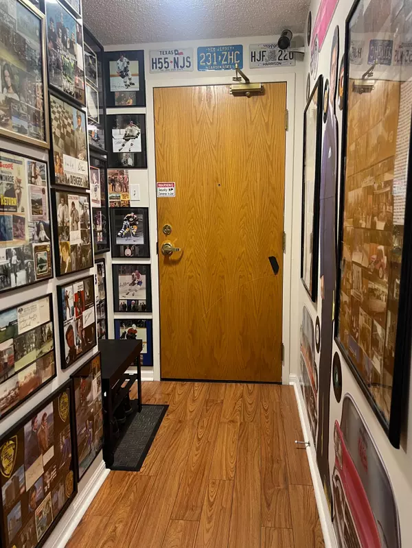 Barrie, ON L4N 7R6,75 Ellen ST #1101