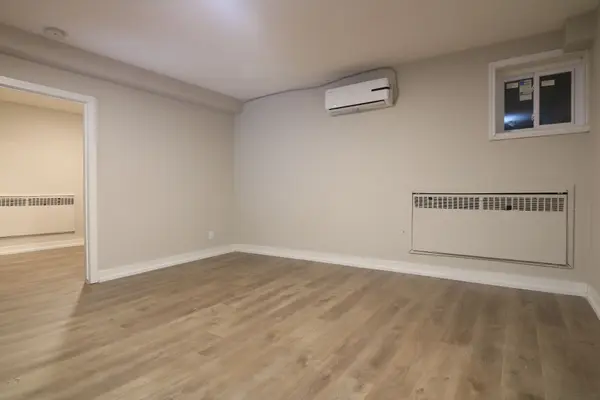 903-909 Main ST E, Hamilton, ON L8M 1M6