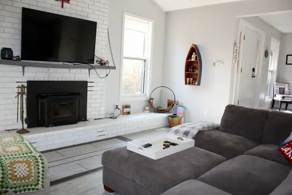 2331 Lakeside RD, Douro-dummer, ON K0L 2H0