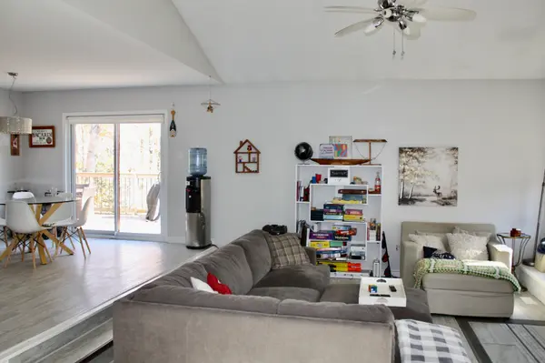 2331 Lakeside RD, Douro-dummer, ON K0L 2H0