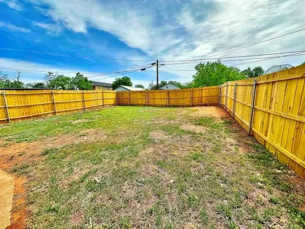 1004 Oak Street, Sweetwater, TX 79556