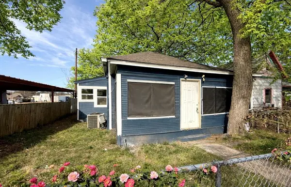 727 W Day Street, Denison, TX 75020