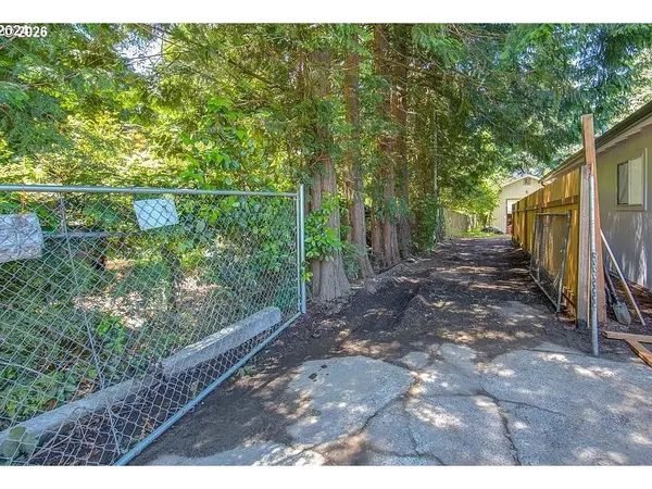 209 SE 214TH AVE, Gresham, OR 97030