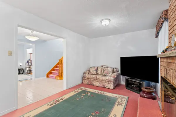 4461 Gladebrook CRES, Mississauga, ON L5V 1E4