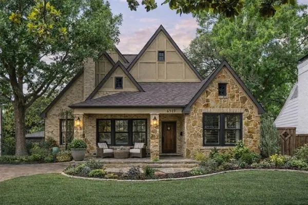 Dallas, TX 75214,6319 Mccommas Boulevard