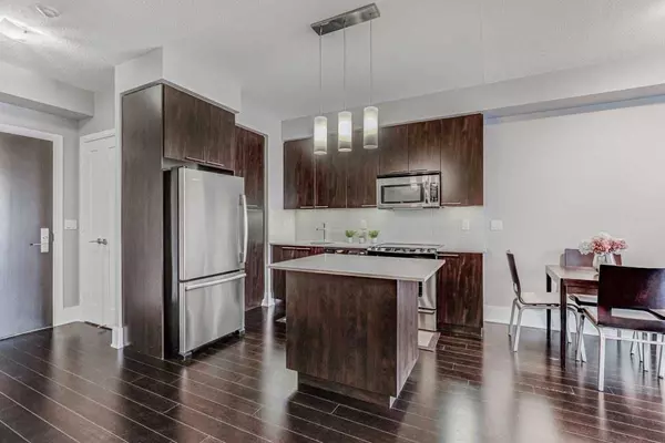 Toronto C10, ON M4P 1T7,25 Broadway AVE #1808