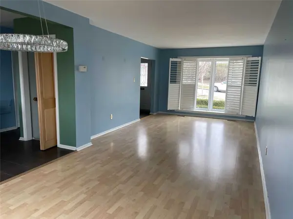 Toronto C15, ON M2J 1C7,24 Meadowglade CRES