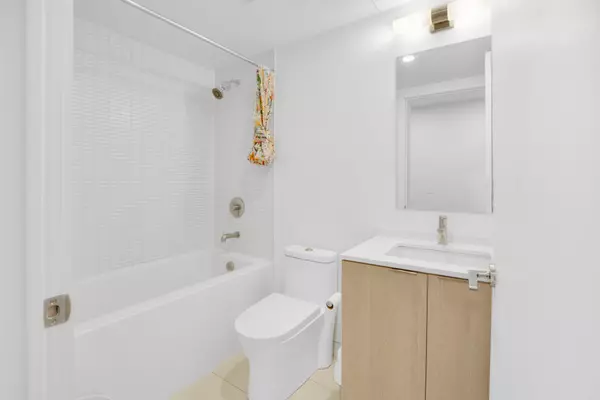 Hamilton, ON L8R 3J2,1 Jarvis St ST #728