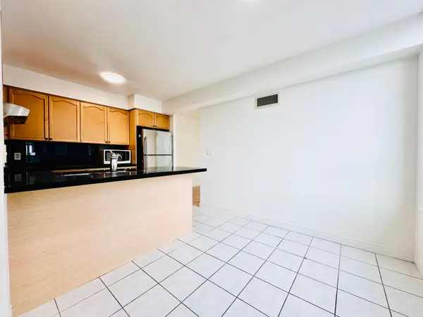 23 Hollywood AVE #PH106, Toronto C14, ON M2N 7L8