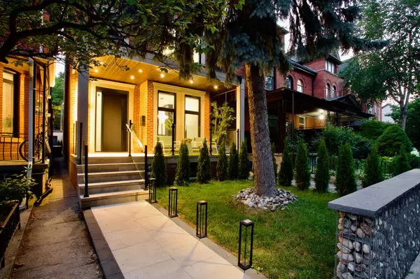 Toronto C01, ON M5S 2L1,82 Major ST