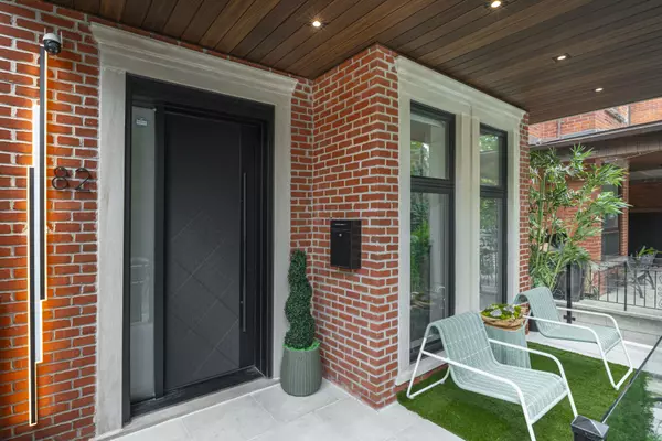 Toronto C01, ON M5S 2L1,82 Major ST