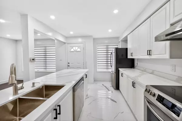 Toronto E11, ON M1B 5Y7,29 Rosebank DR #807