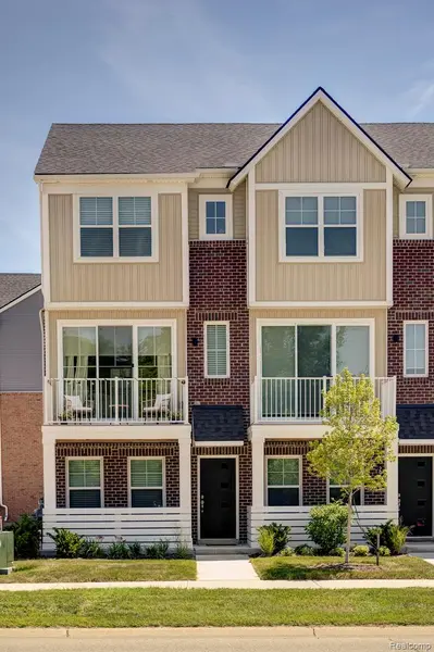 30005 Center ST #12, Lyon Charter Township, MI 48165