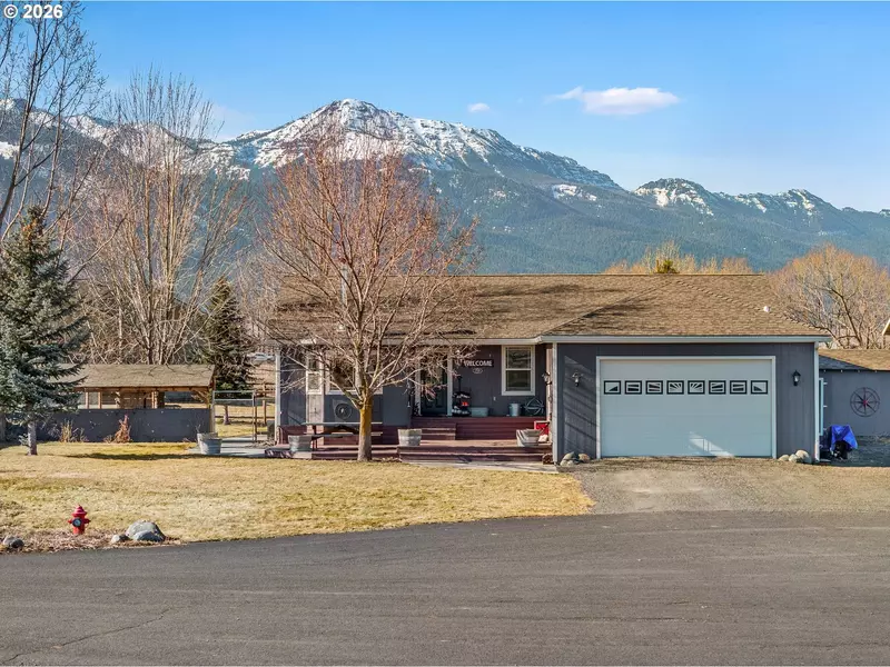 719 N EAST ST, Joseph, OR 97846