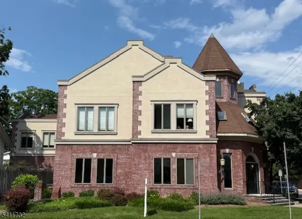 699 Washington St, Hackettstown Town, NJ 07840