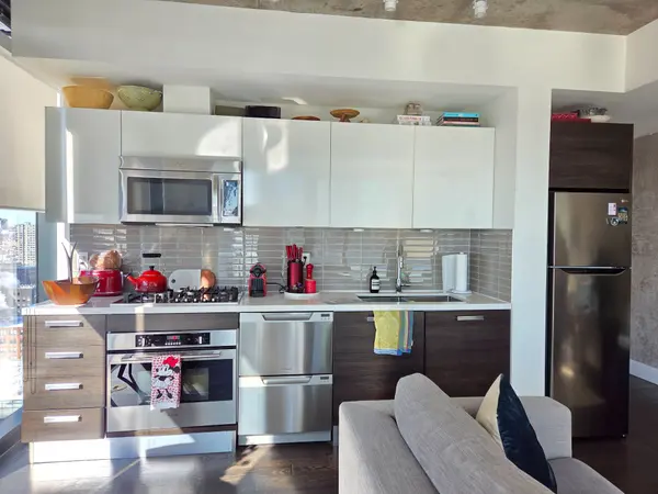 224 King ST W #2107, Toronto C01, ON M5V 1H8