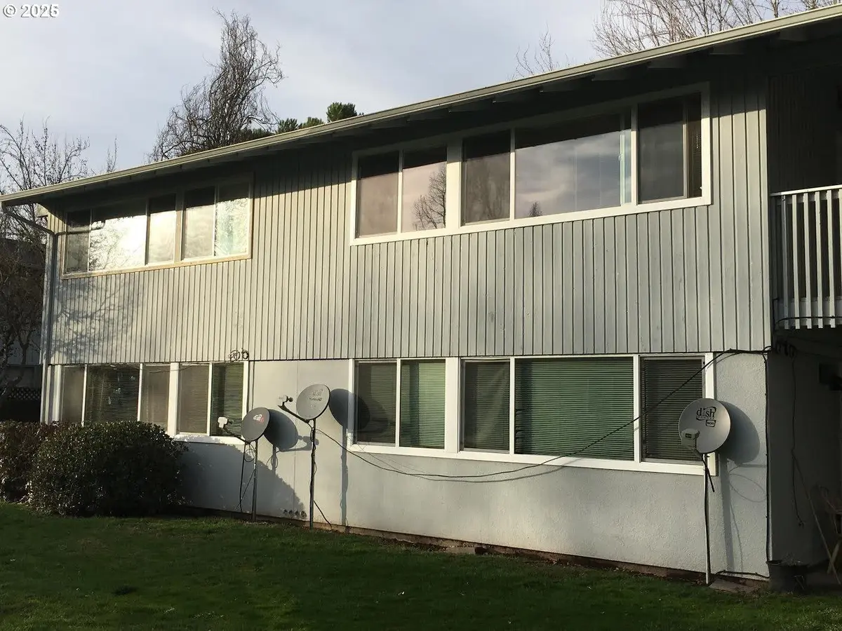 2070 W 16TH WAY, Eugene, OR 97402