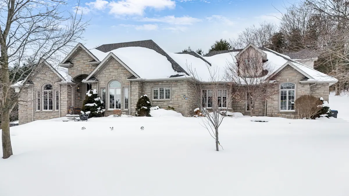 Caledon, ON L7E 0B8,10 Valley Hill DR