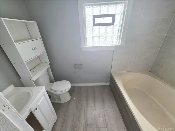 15241 Eastburn ST, Detroit, MI 48205