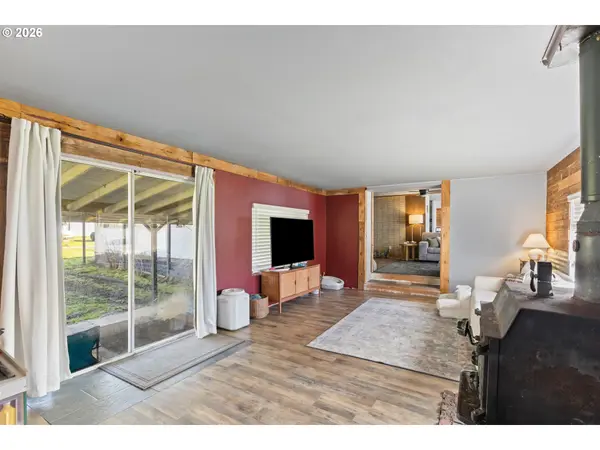 3197 BILGER CREEK RD, Myrtle Creek, OR 97457