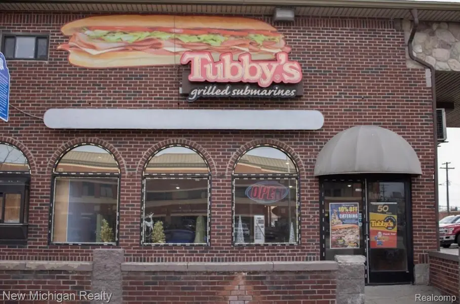 3250 E Jefferson, Detroit, MI 48207