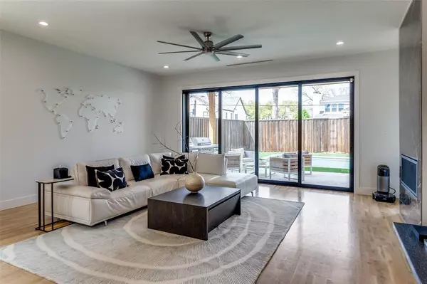 Dallas, TX 75214,6215 Llano Avenue