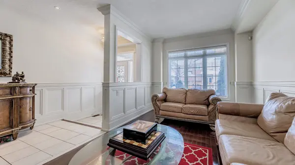 Brampton, ON L6P 2P3,68 Bluffwood CRES