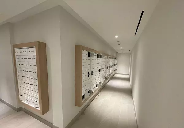 Mississauga, ON L5A 4C6,1 Fairview RD E #615