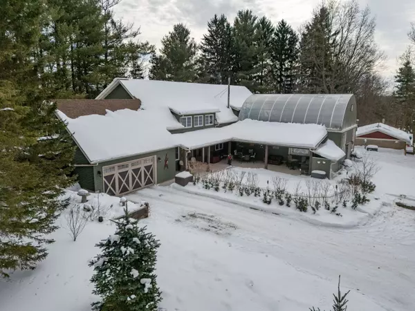 573 CANBORO RD, Pelham, ON L0S 1C0