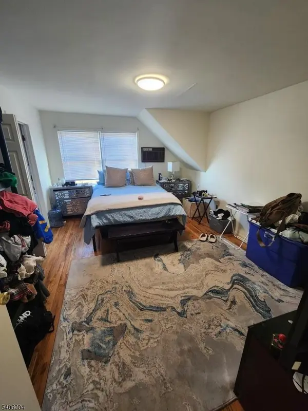 1310 E Henry St, Linden City, NJ 07036