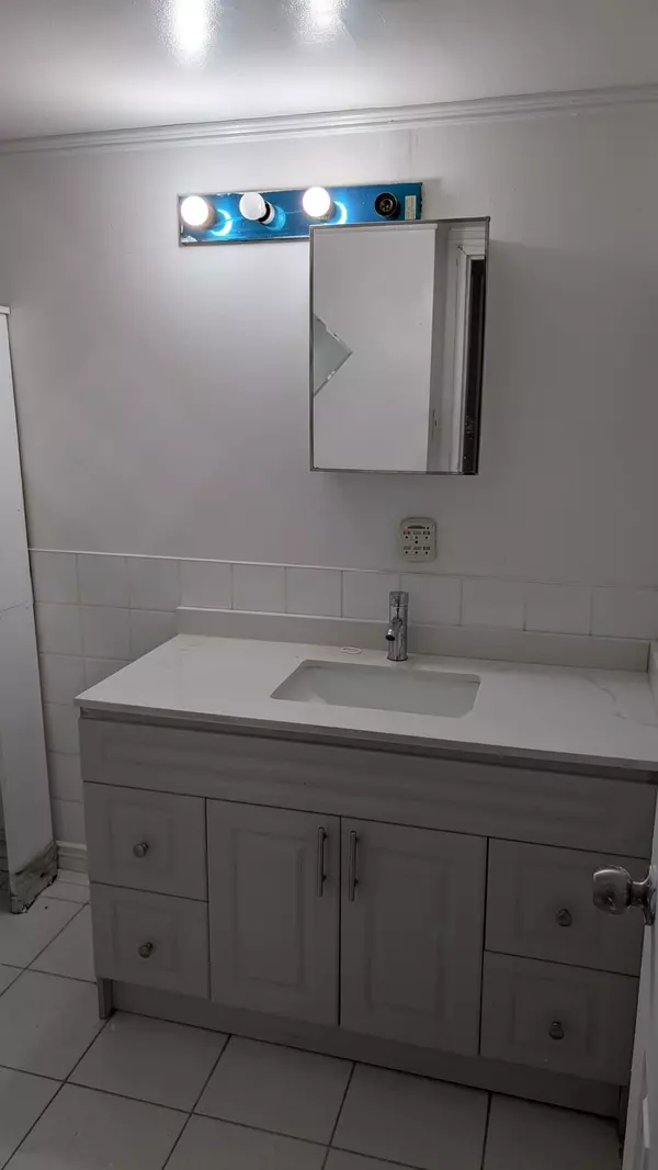 Toronto W05, ON M9M 2X3,3390 Weston RD #1607