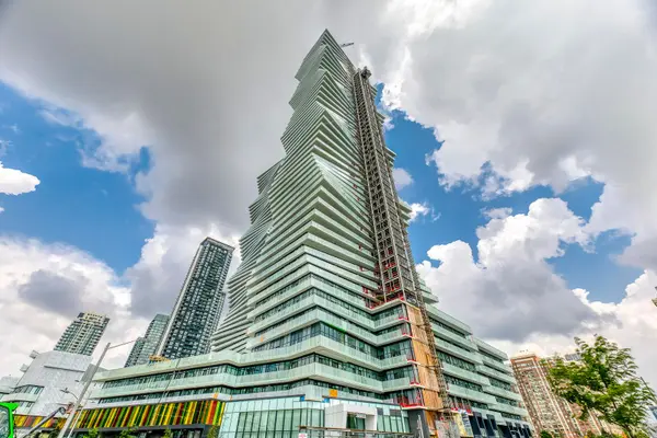 3883 Quartz RD #6015, Mississauga, ON L5B 0M4