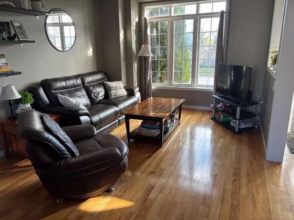 Cobourg, ON K9A 0C6,754 Carlisle ST