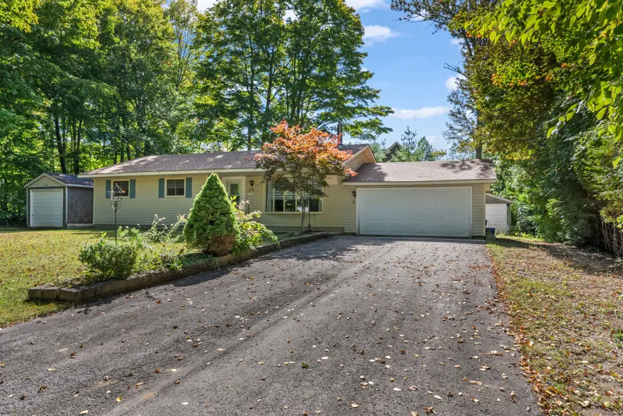 42 Birch ST, South Bruce Peninsula, ON N0H 2G0