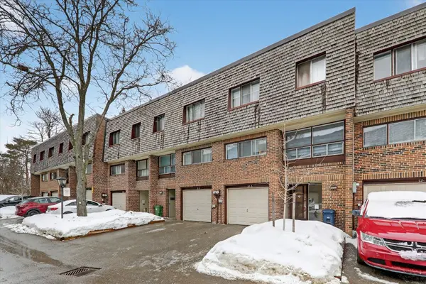 Toronto C15, ON M2H 1W8,72 Castlebury CRES #6