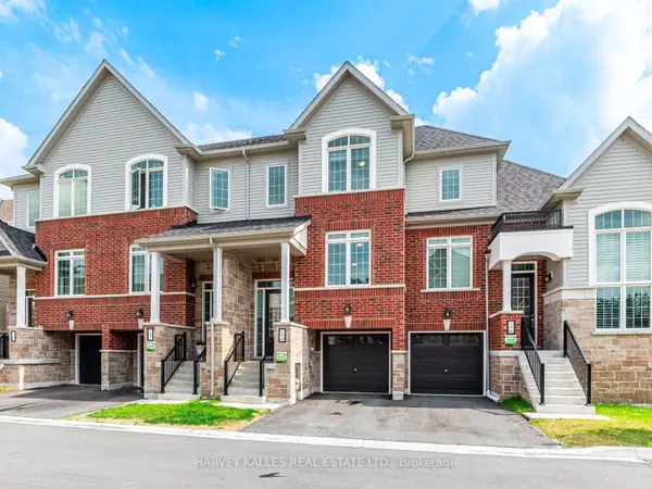 104 Lyall Stokes CIR, East Gwillimbury, ON L0G 1M0