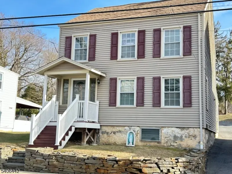 36 Willow Ave, Bloomsbury Boro, NJ 08804