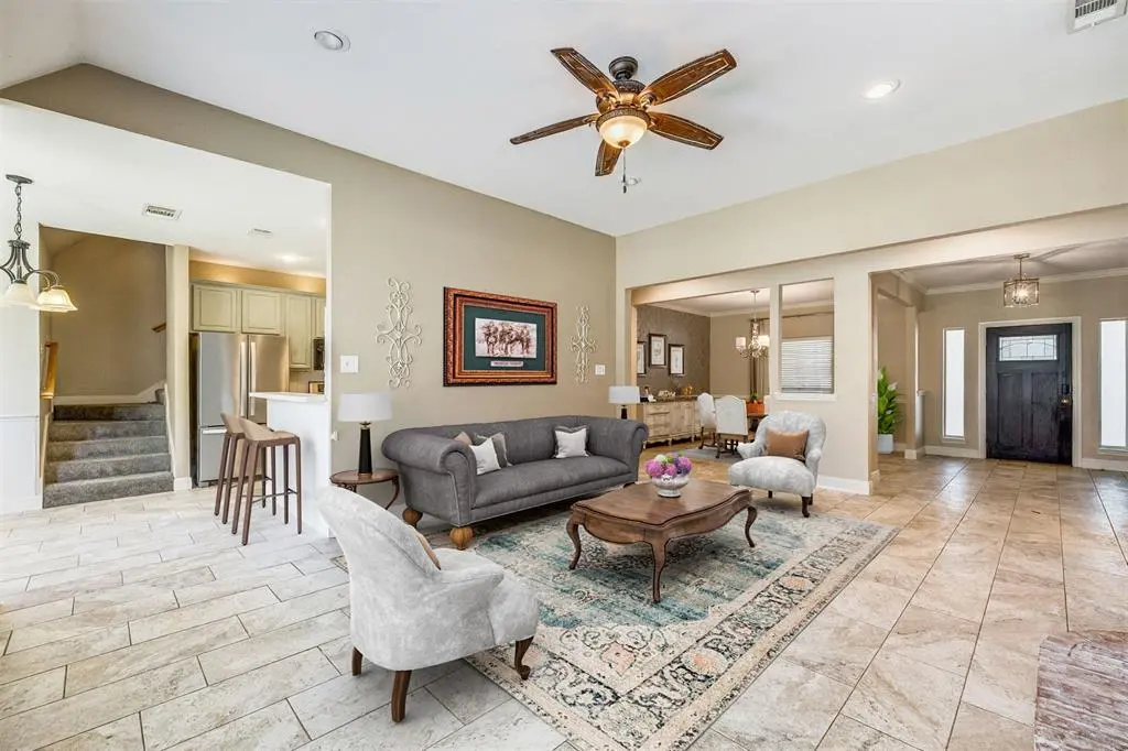 2404 Summer Court, Arlington, TX 76001