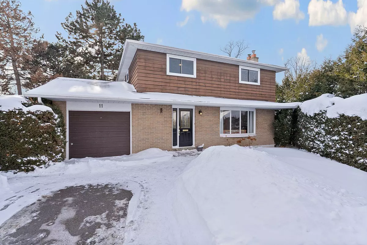 Brampton, ON L6W 1A4,11 Golf View DR