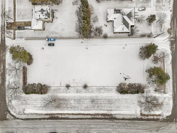 26026 SOUTHFIELD RD, Lathrup Village, MI 48076