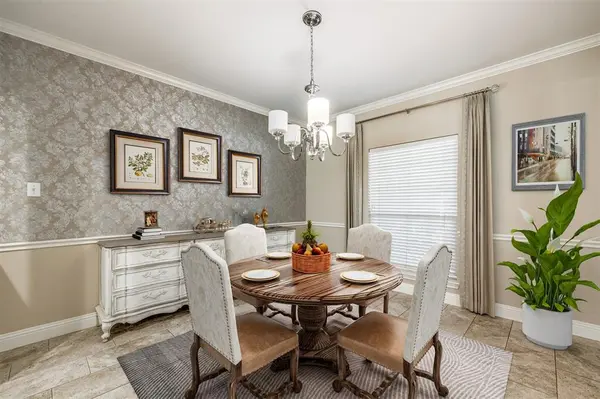 2404 Summer Court, Arlington, TX 76001