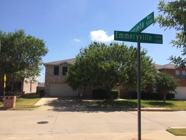 5333 Emmeryville Lane, Fort Worth, TX 76244