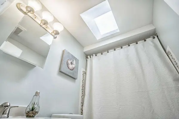 63 Barrett CRES, Ajax, ON L1T 2C5