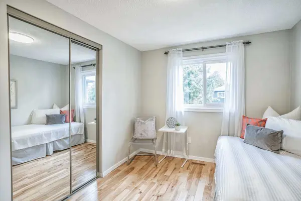 63 Barrett CRES, Ajax, ON L1T 2C5